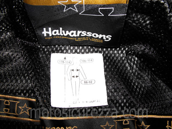 la halvarssons safety è una delle poche giacche omologate EN 13595